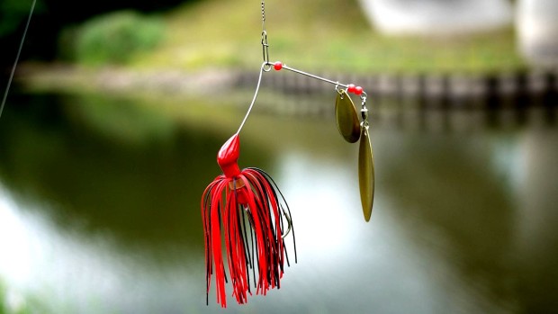 Spinnerbait mit Bucktail