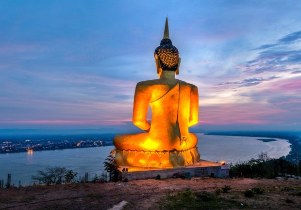 Buddha-Staue am Mekong