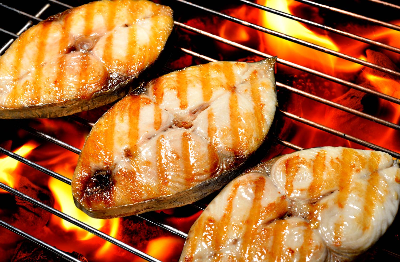 Gegrillter Heilbutt mit Rosmarin und Paprikaschoten | Simfisch.de